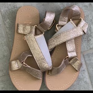 Girl’s sandals